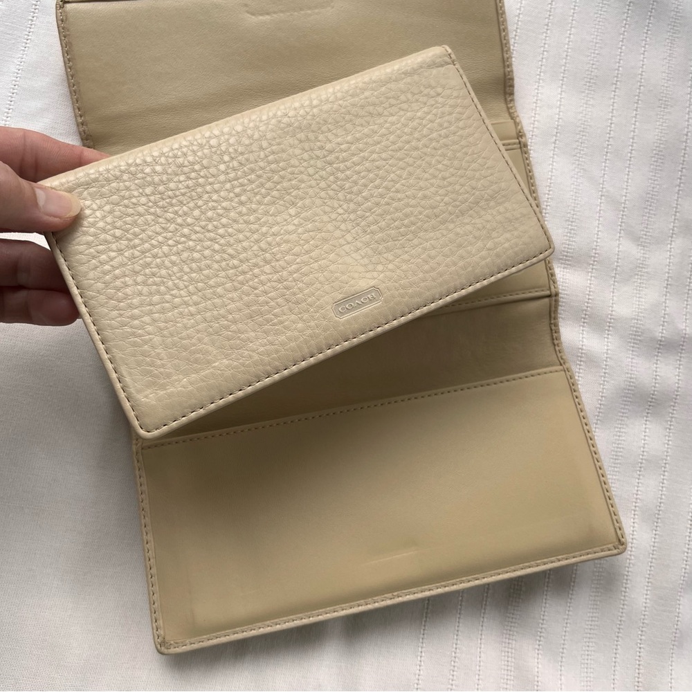 NWT Vintage Coach Soho Buckle wallet in cream pebbled leather - Picture 8 of 14